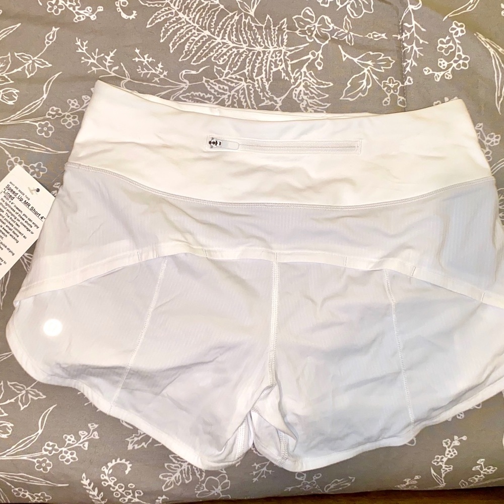 🍋 Lululemon Speed Up Medium Rise Short 4”